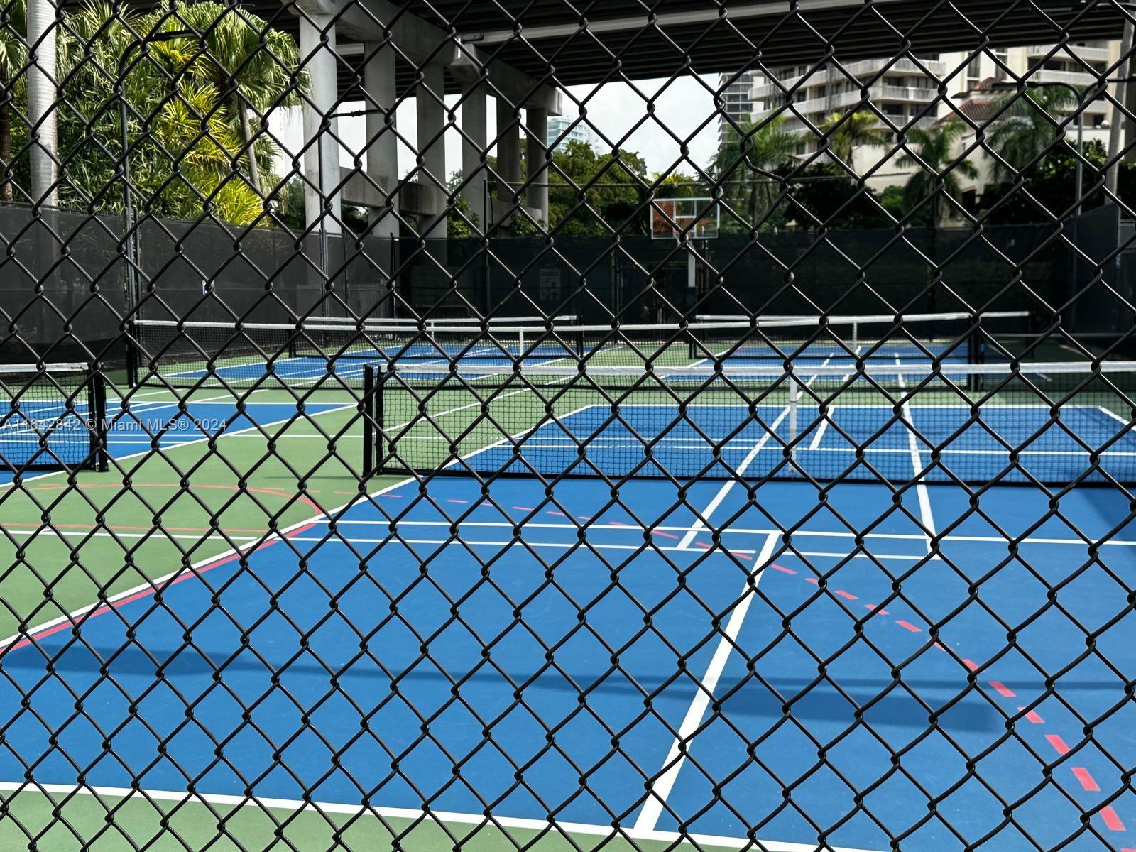 MYSTIC POINTE TOWER 400 C - Residential