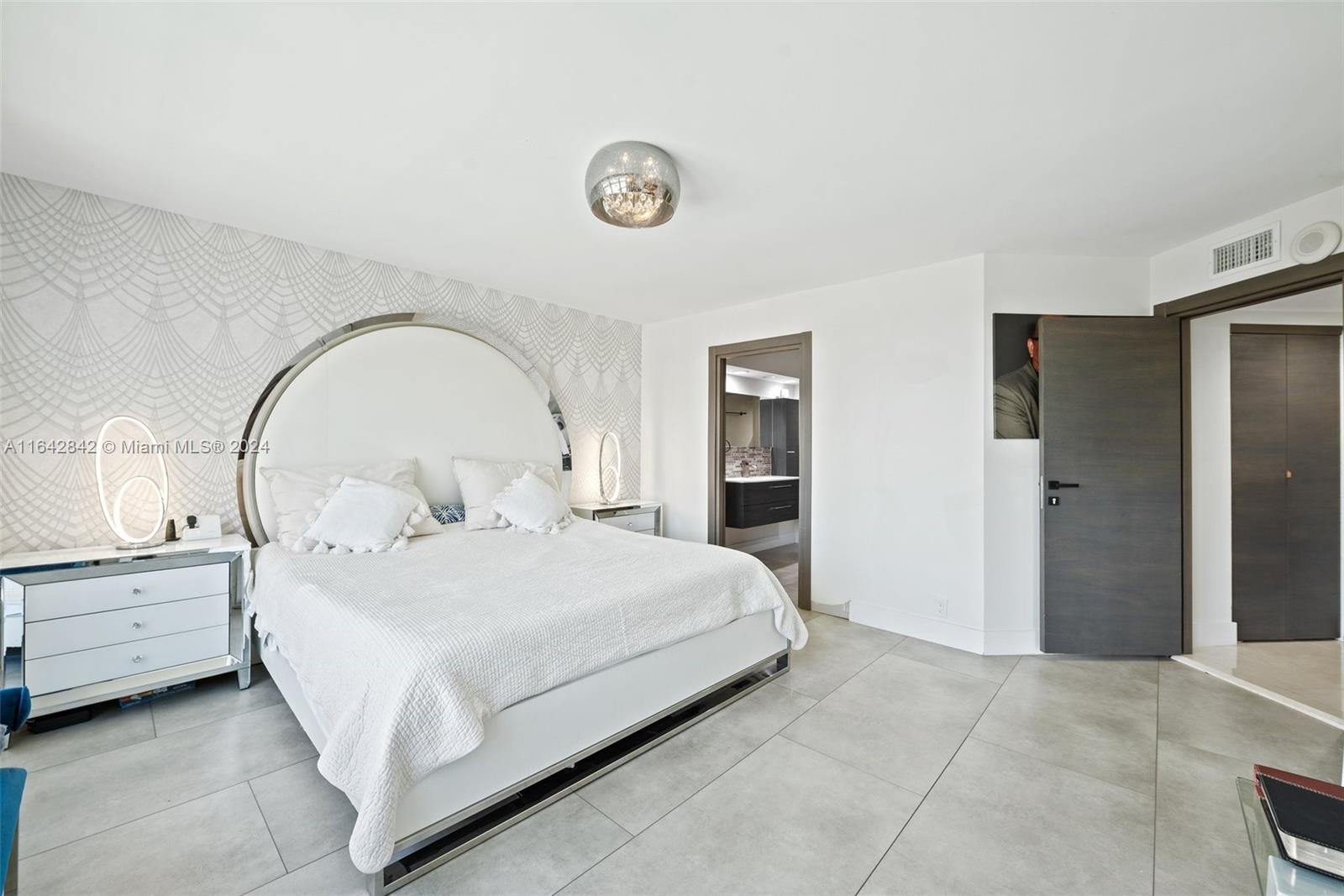 MYSTIC POINTE TOWER 400 C - Residential