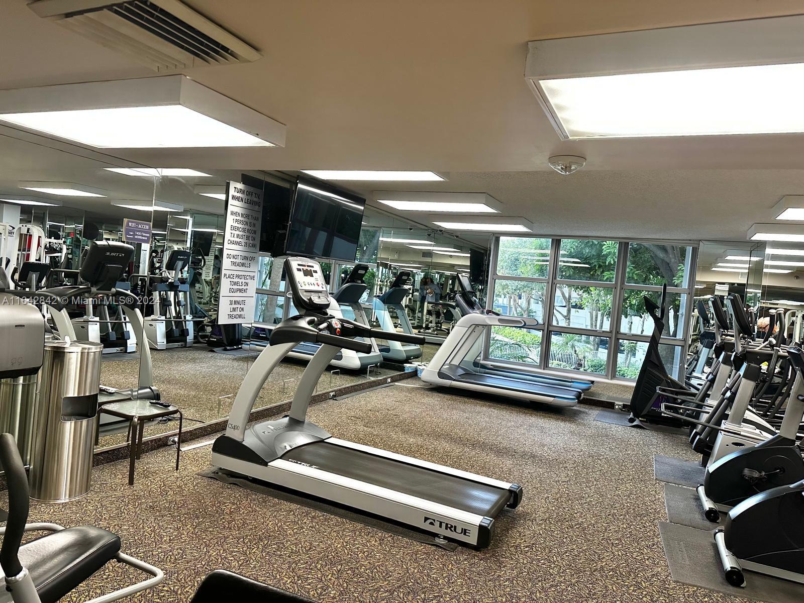 MYSTIC POINTE TOWER 400 C - Residential