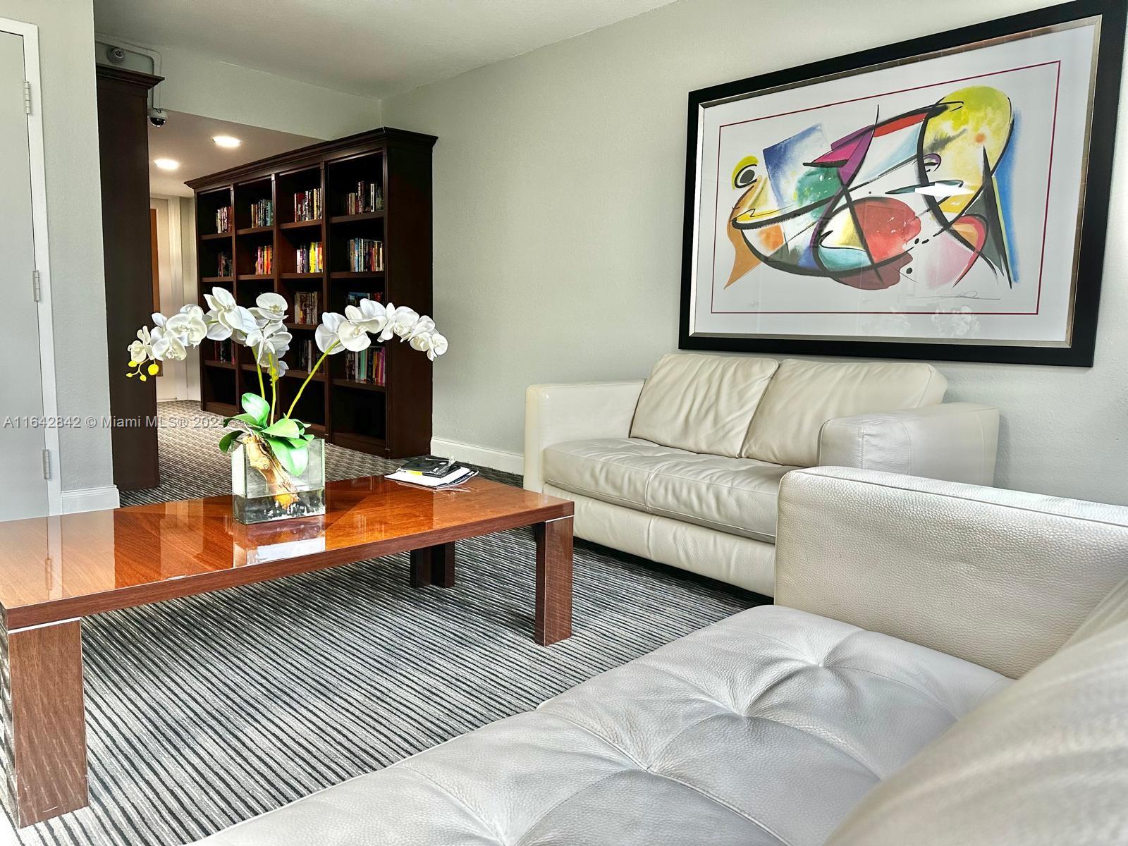 MYSTIC POINTE TOWER 400 C - Residential