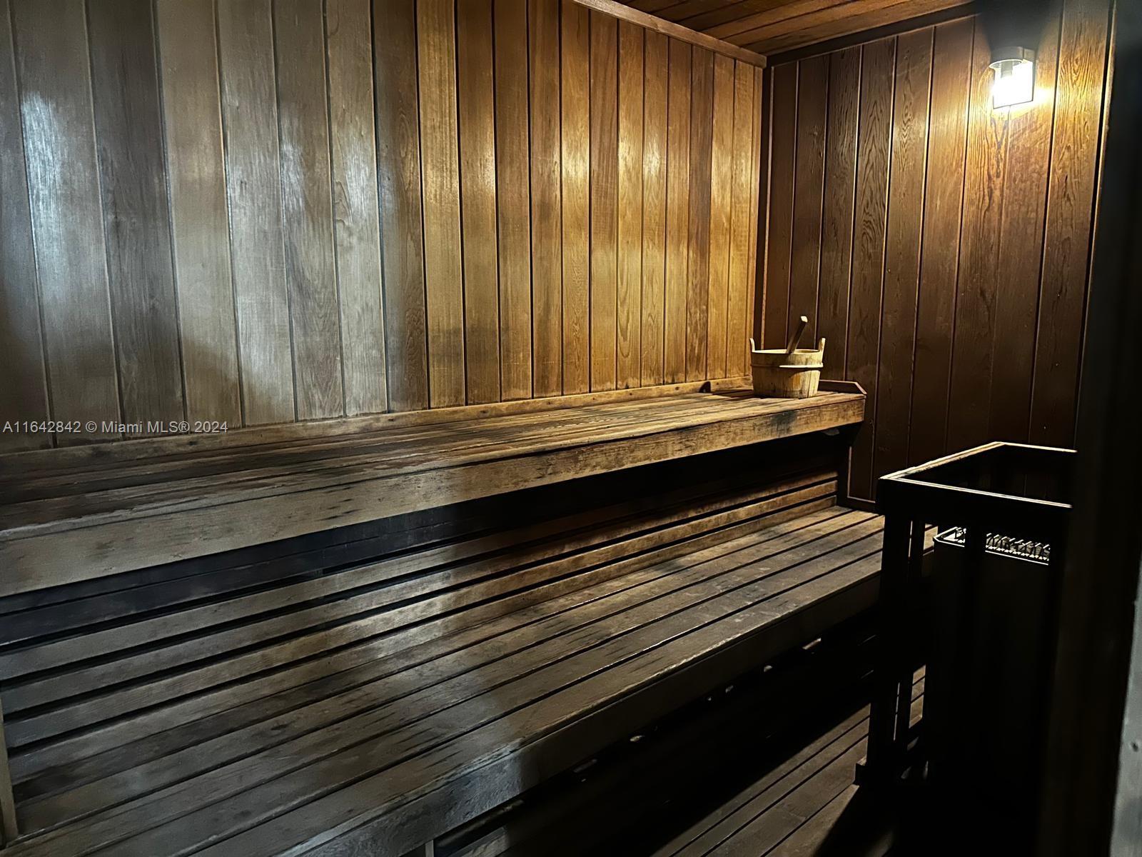 MYSTIC POINTE TOWER 400 C - Residential