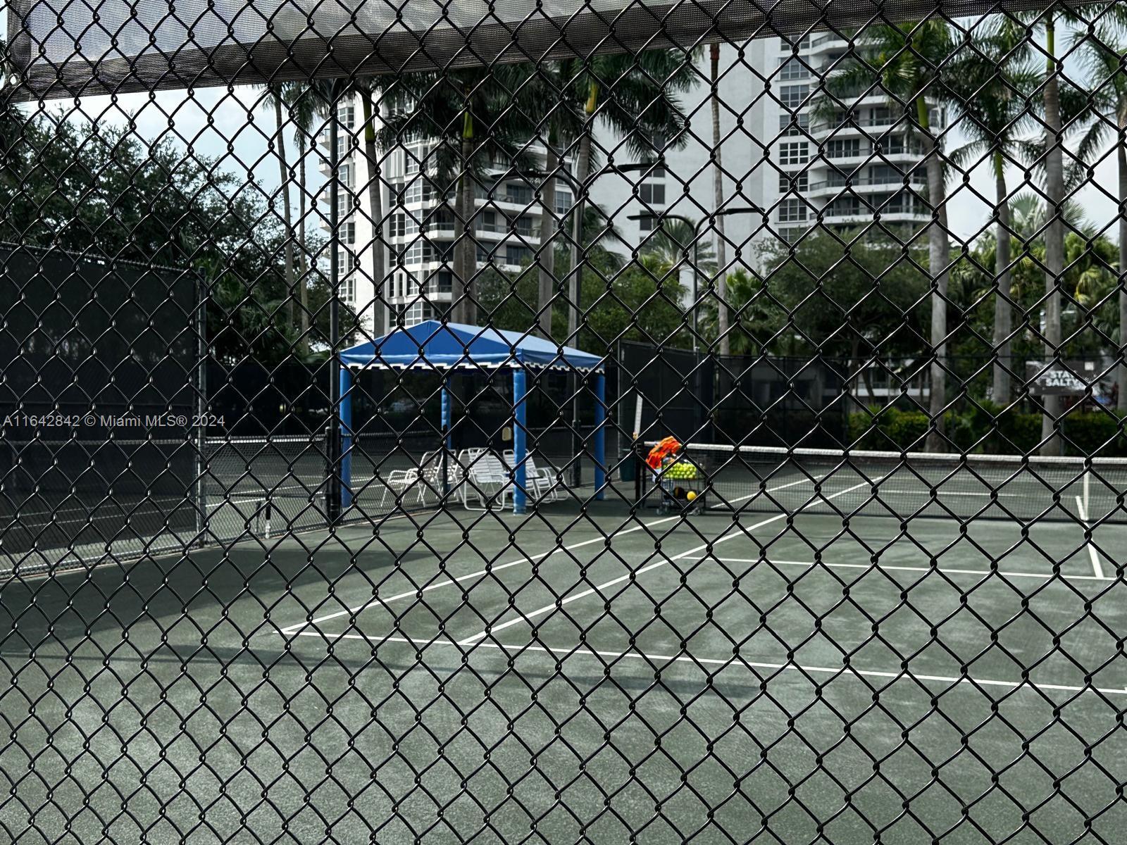 MYSTIC POINTE TOWER 400 C - Residential