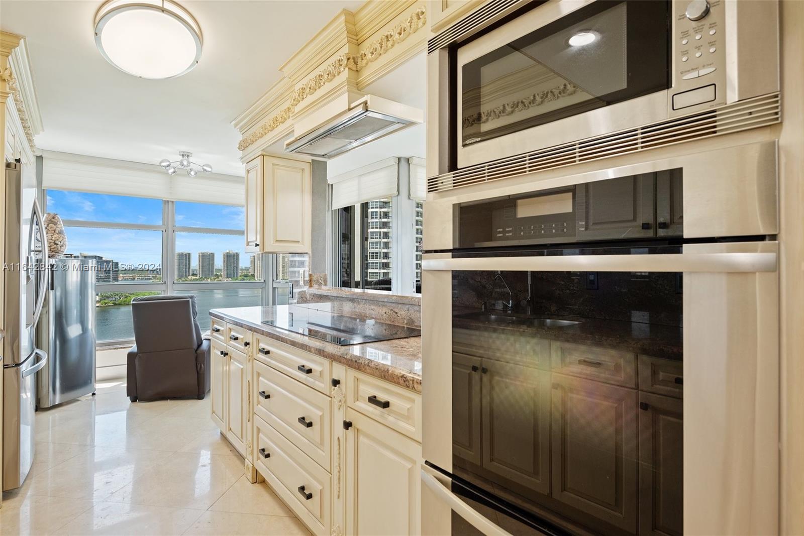 MYSTIC POINTE TOWER 400 C - Residential