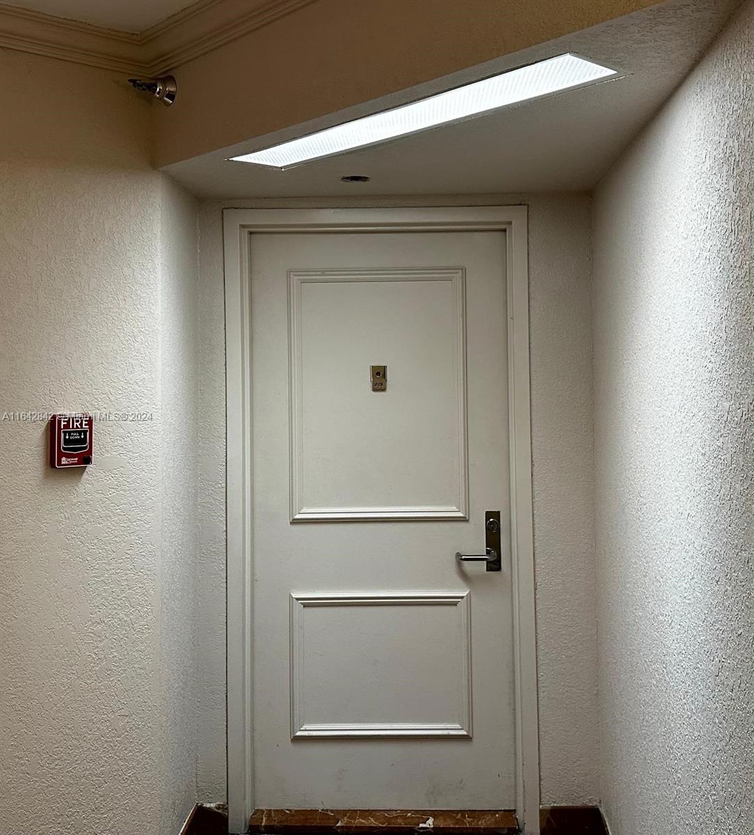 MYSTIC POINTE TOWER 400 C - Residential