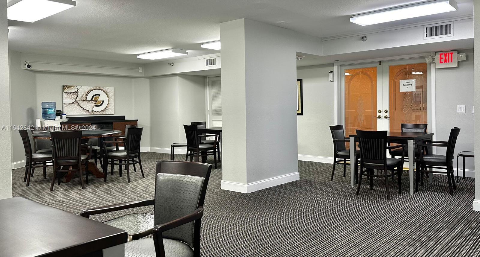 MYSTIC POINTE TOWER 400 C - Residential