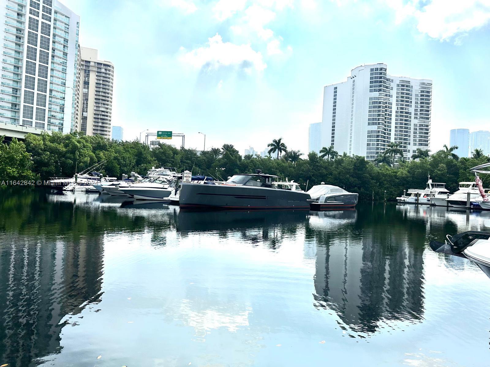 MYSTIC POINTE TOWER 400 C - Residential