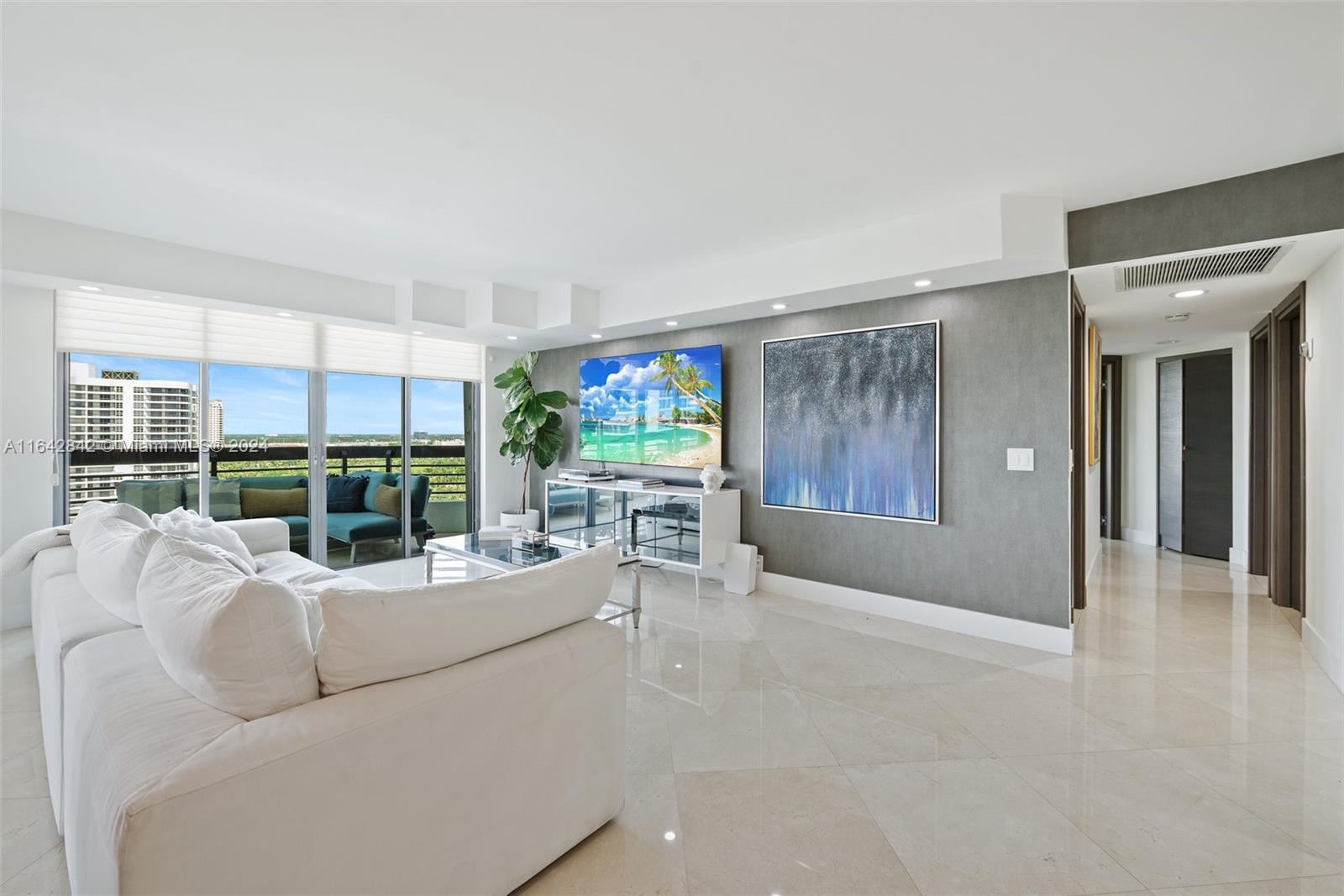 MYSTIC POINTE TOWER 400 C - Residential