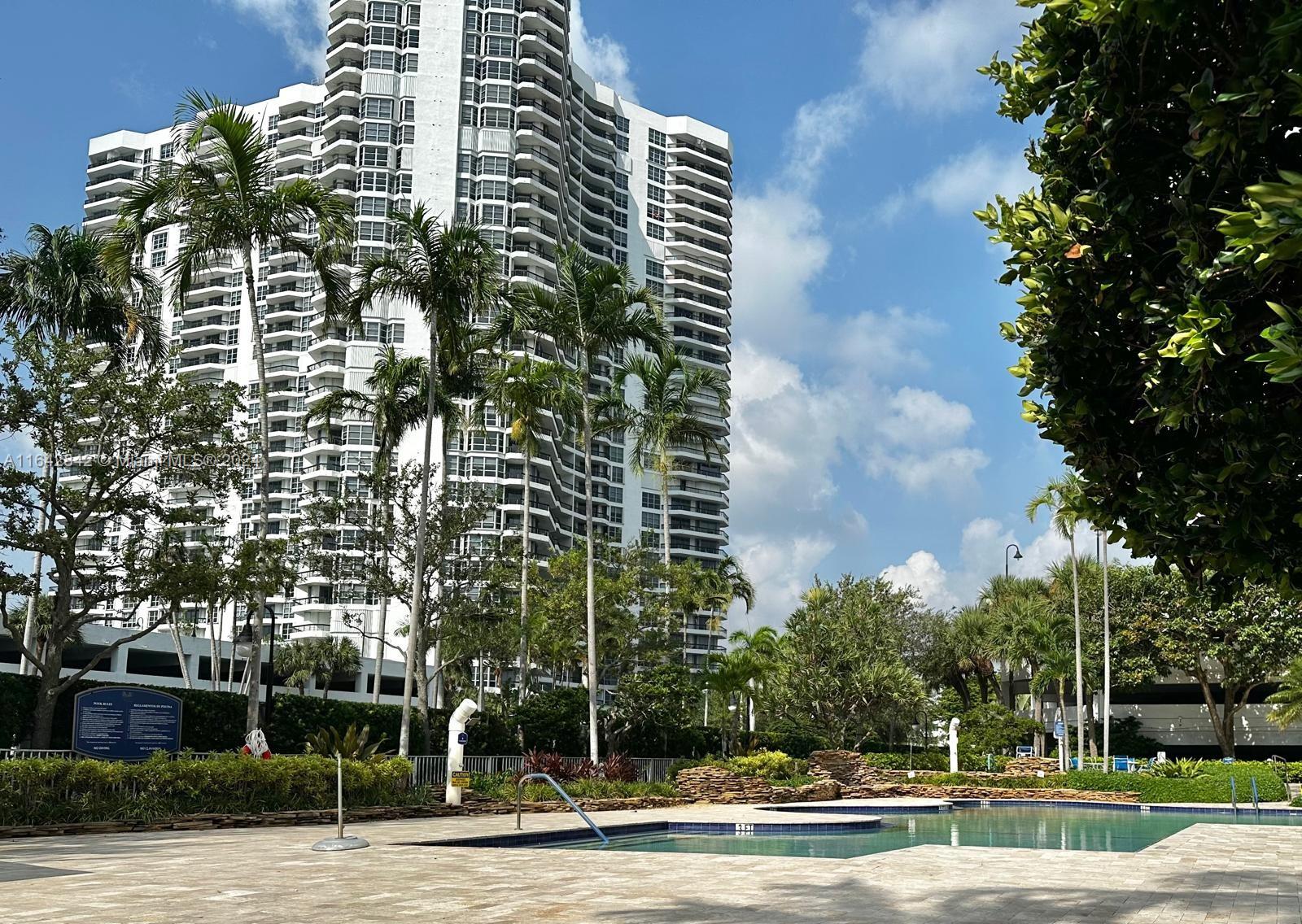 MYSTIC POINTE TOWER 400 C - Residential