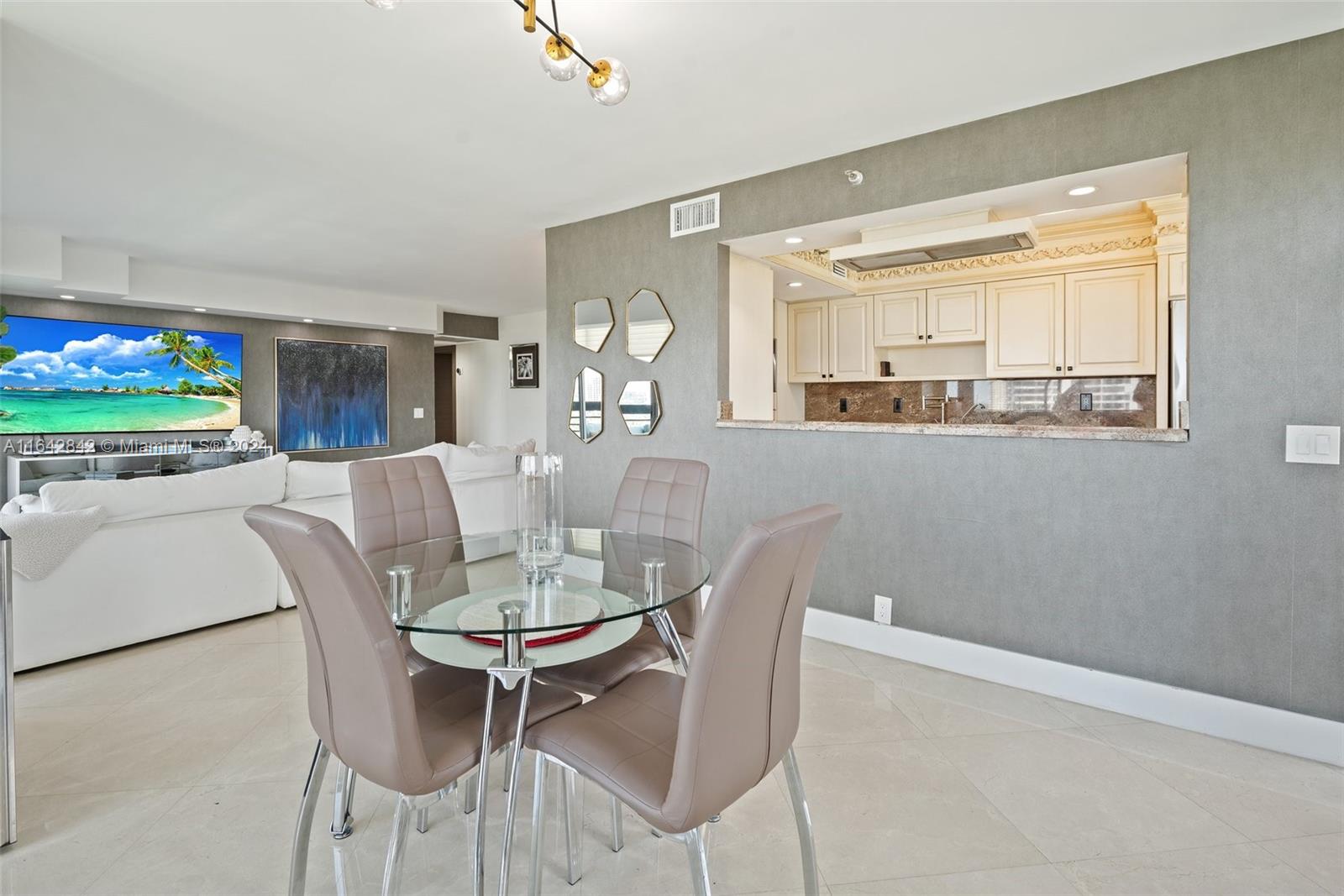 MYSTIC POINTE TOWER 400 C - Residential