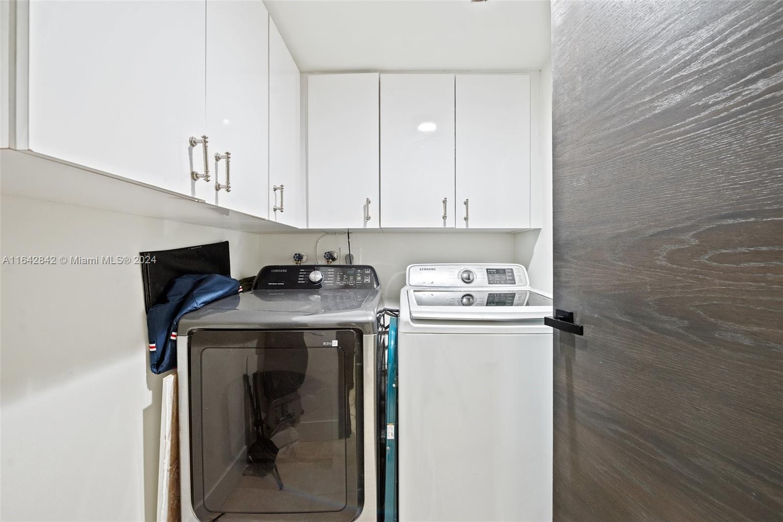 MYSTIC POINTE TOWER 400 C - Residential