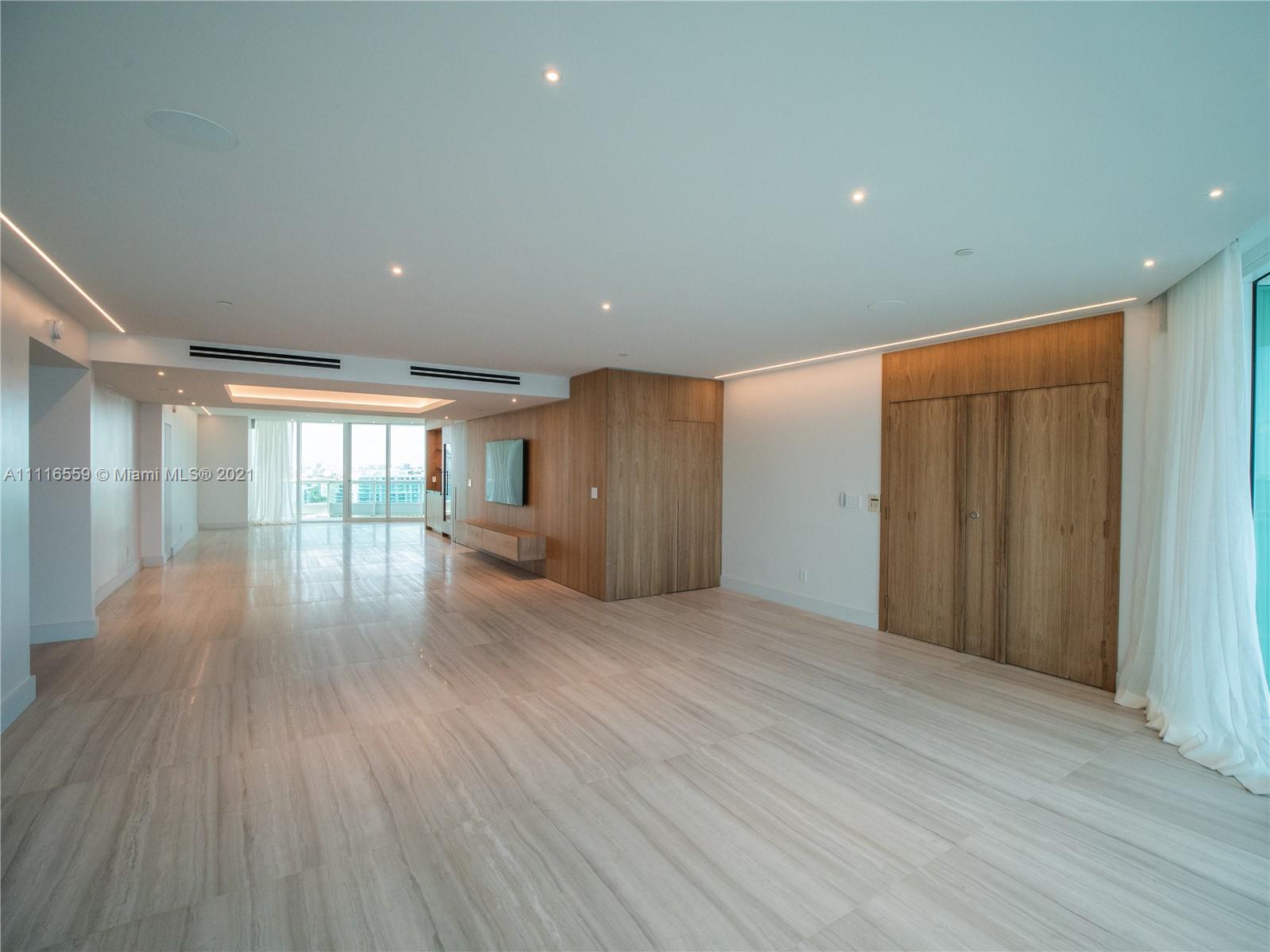 SANTA MARIA CONDO - Residential