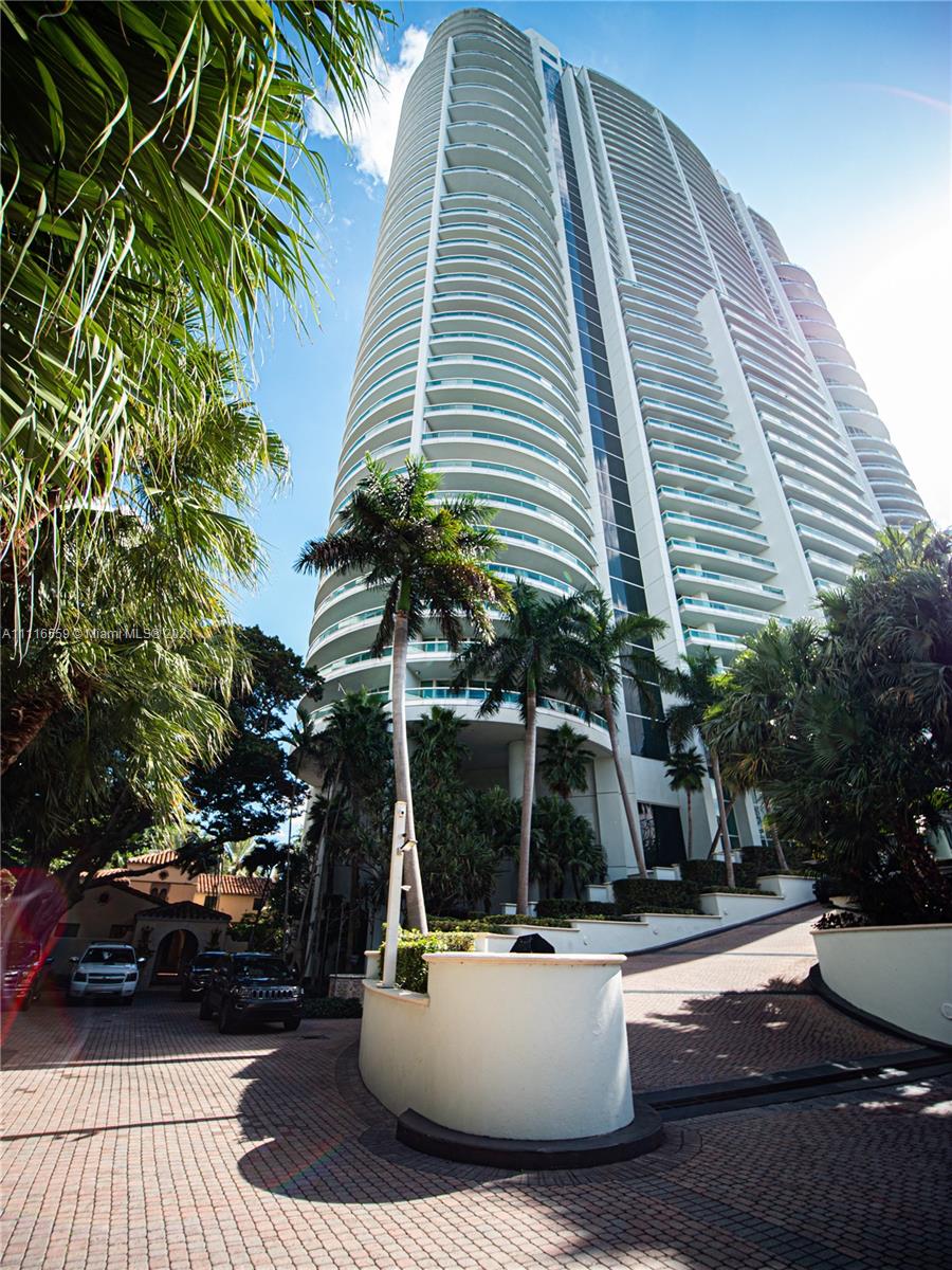 One of the kind at Santa Maria tower on Miami’s Brickell Avenue was recently completely renovated to become one of the luxury condo that everyone will love at first sight. Over 1 million in renovation nothing was missed by the designer. The Santa Maria offers a resident clubhouse, a large fitness center on the building’s rooftop, a bay front pool, a marina, tennis courts, and a location in the heart of Miami.