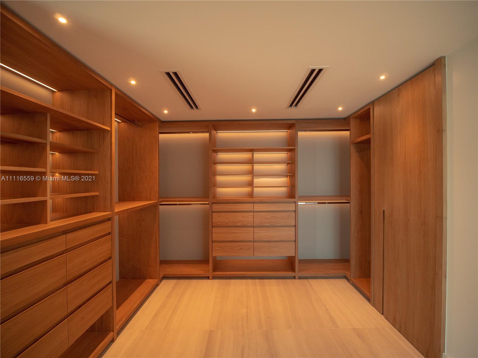 SANTA MARIA CONDO - Residential