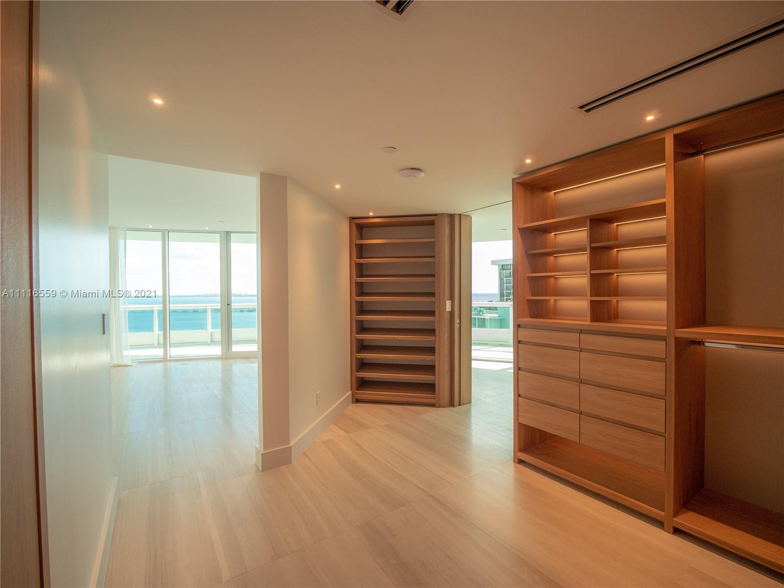 SANTA MARIA CONDO - Residential