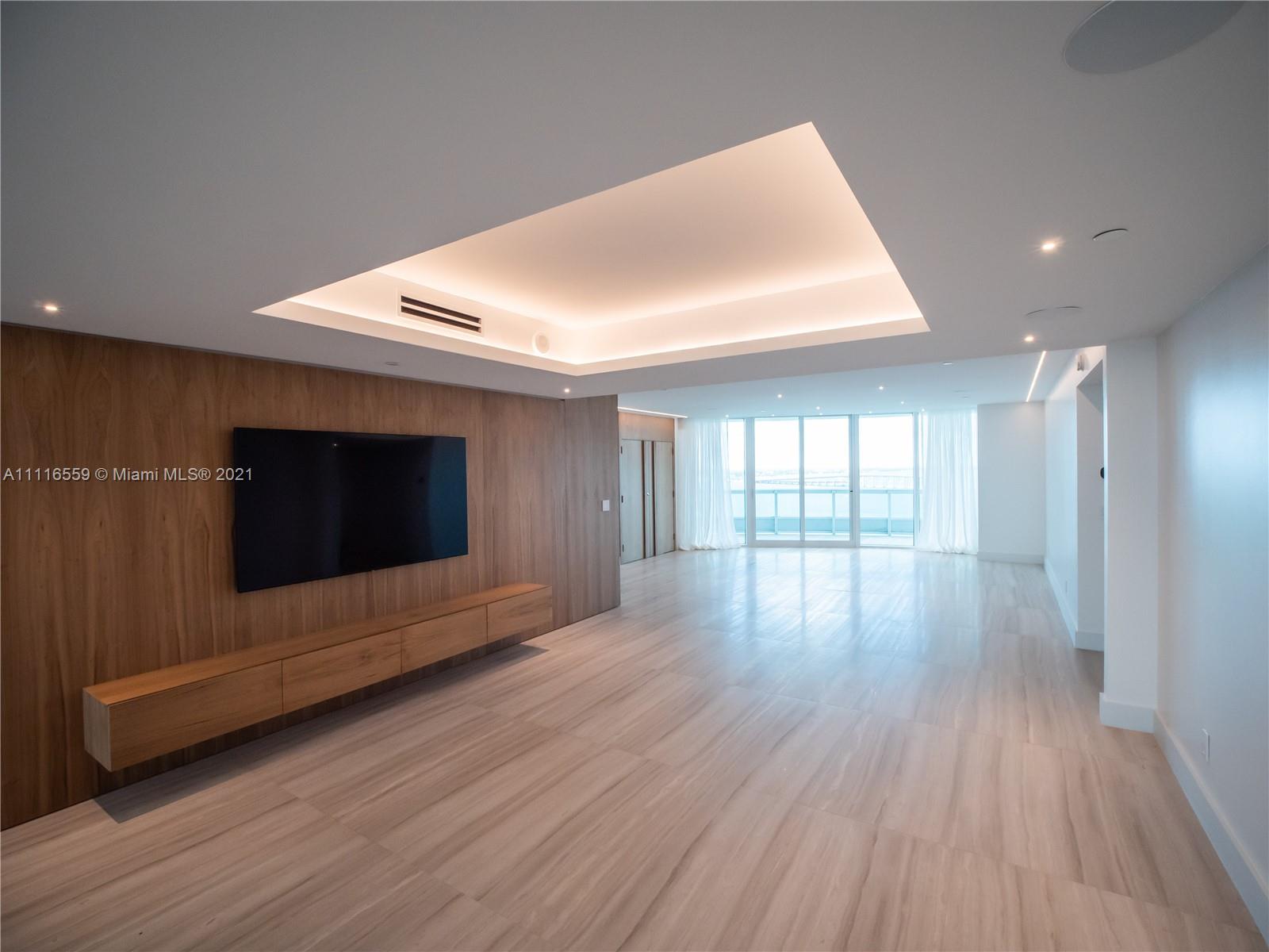 SANTA MARIA CONDO - Residential