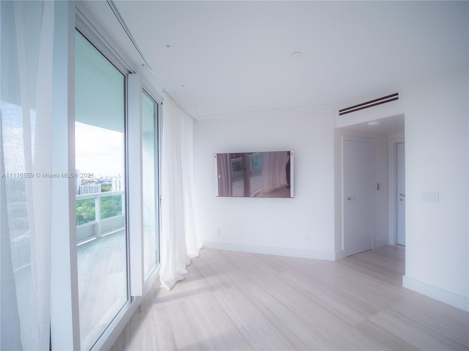 SANTA MARIA CONDO - Residential