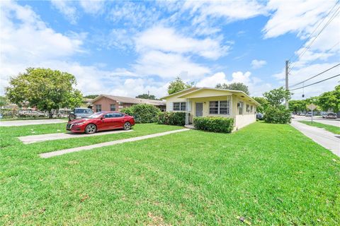 Single Family Residence in Miami FL 2100 65th St St.jpg