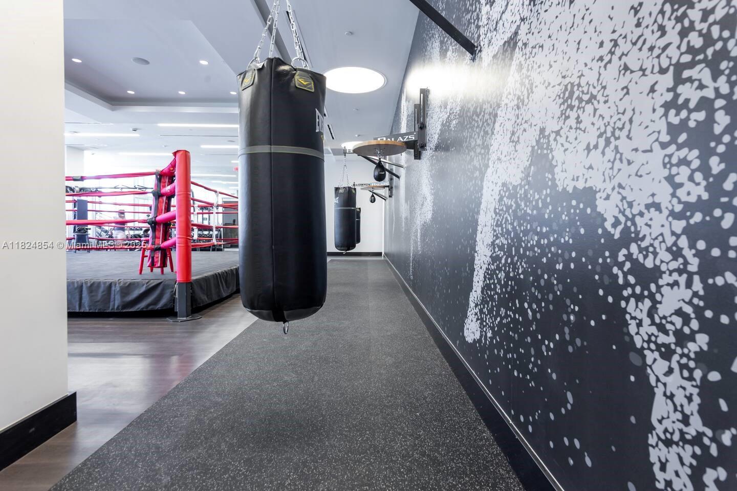 PARAMOUNT MIAMI WORLDCENT - Residential