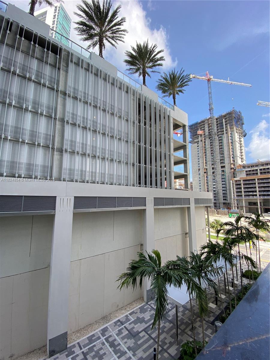 PARAMOUNT MIAMI WORLDCENT - Residential