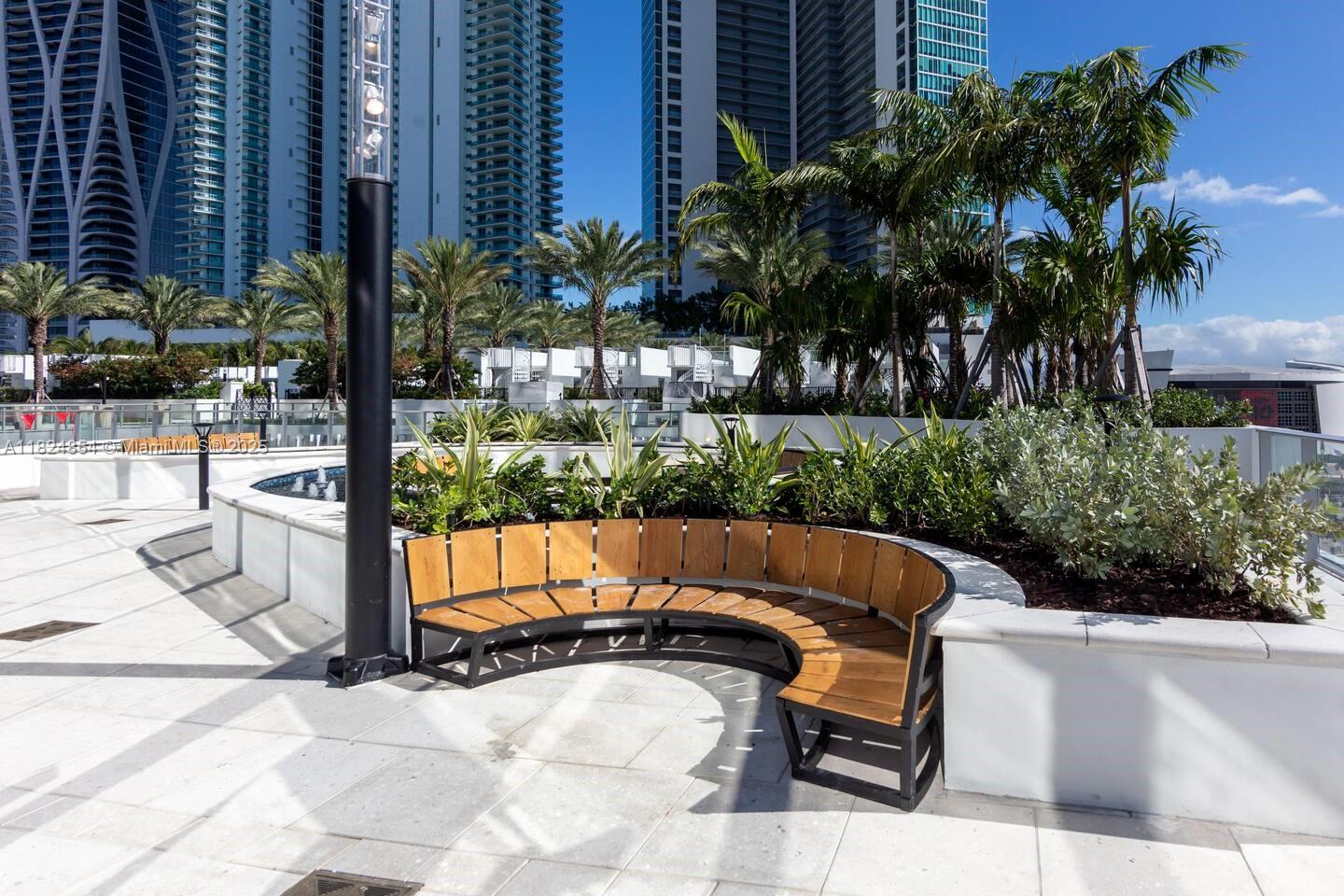 PARAMOUNT MIAMI WORLDCENT - Residential