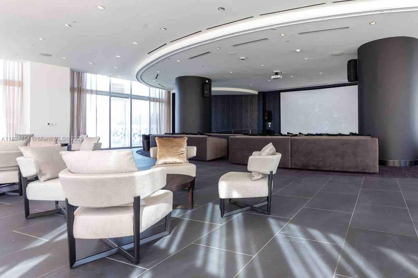 PARAMOUNT MIAMI WORLDCENT - Residential