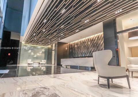 PARAMOUNT MIAMI WORLDCENT - Residential