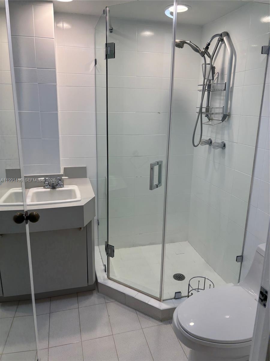 KEY COLONY NO 1 - Residential Lease