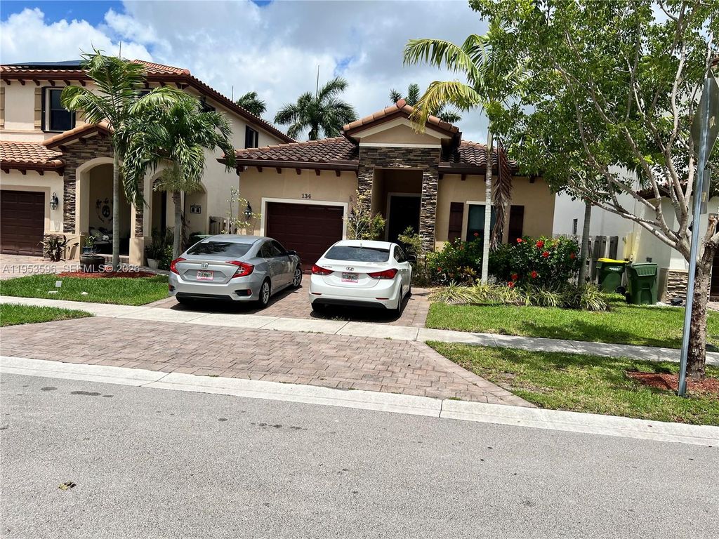 Photo of 134 NE 23rd Ter, Homestead, FL 33033 (MLS # A11953596)