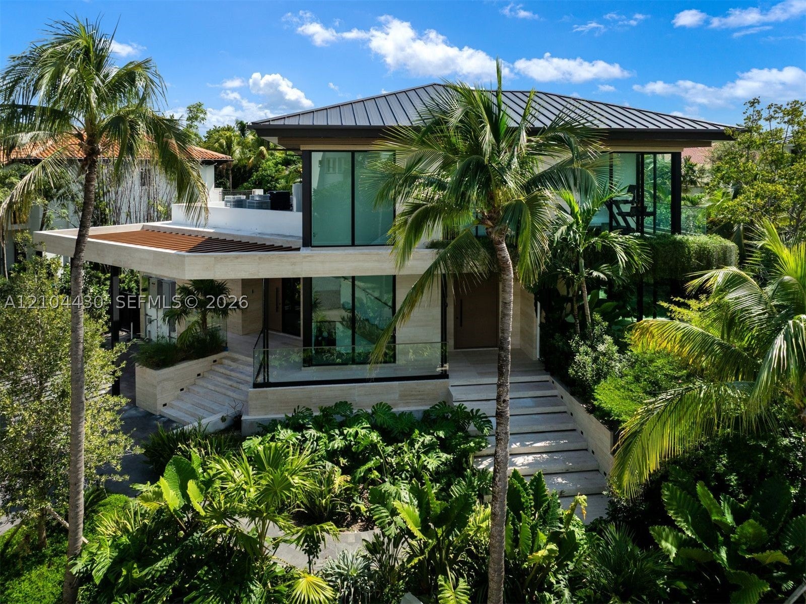 360 Harbor Ln