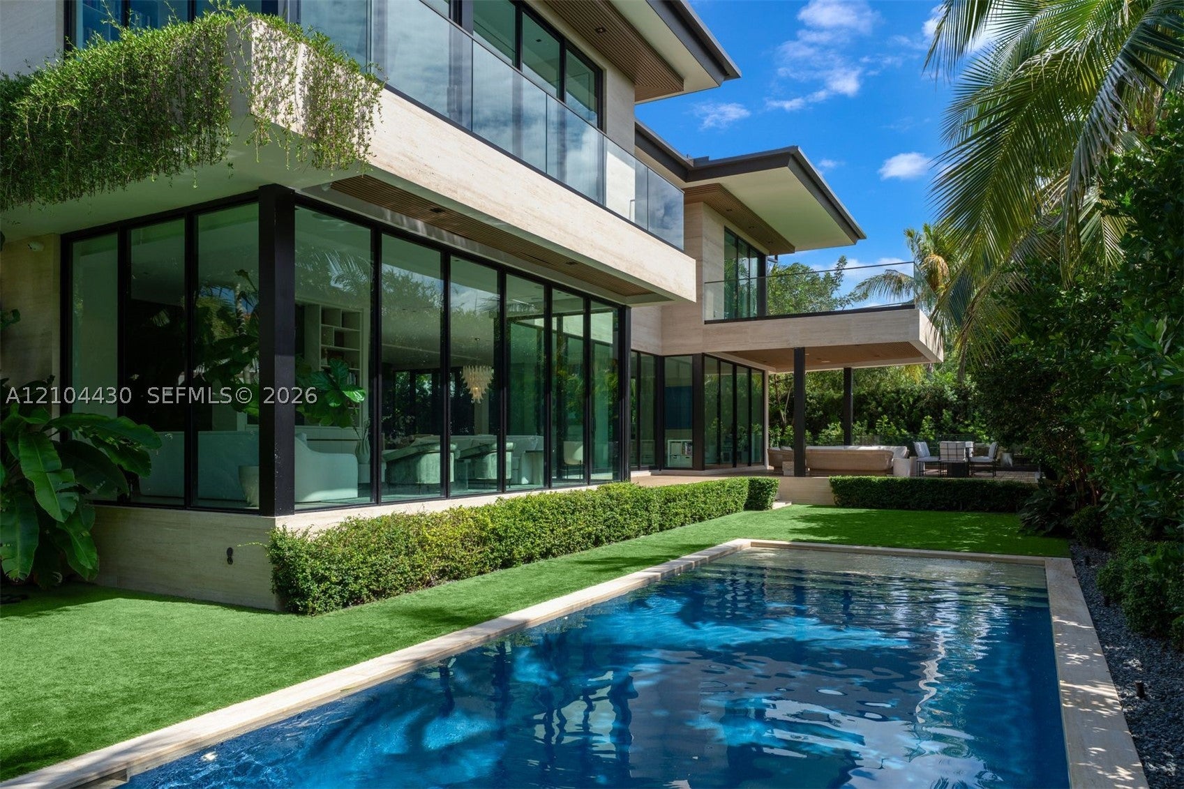 360 Harbor Ln