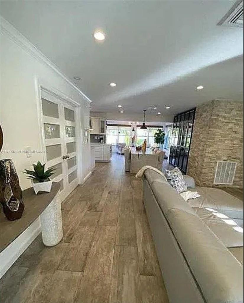 1614 SE 10th Ave