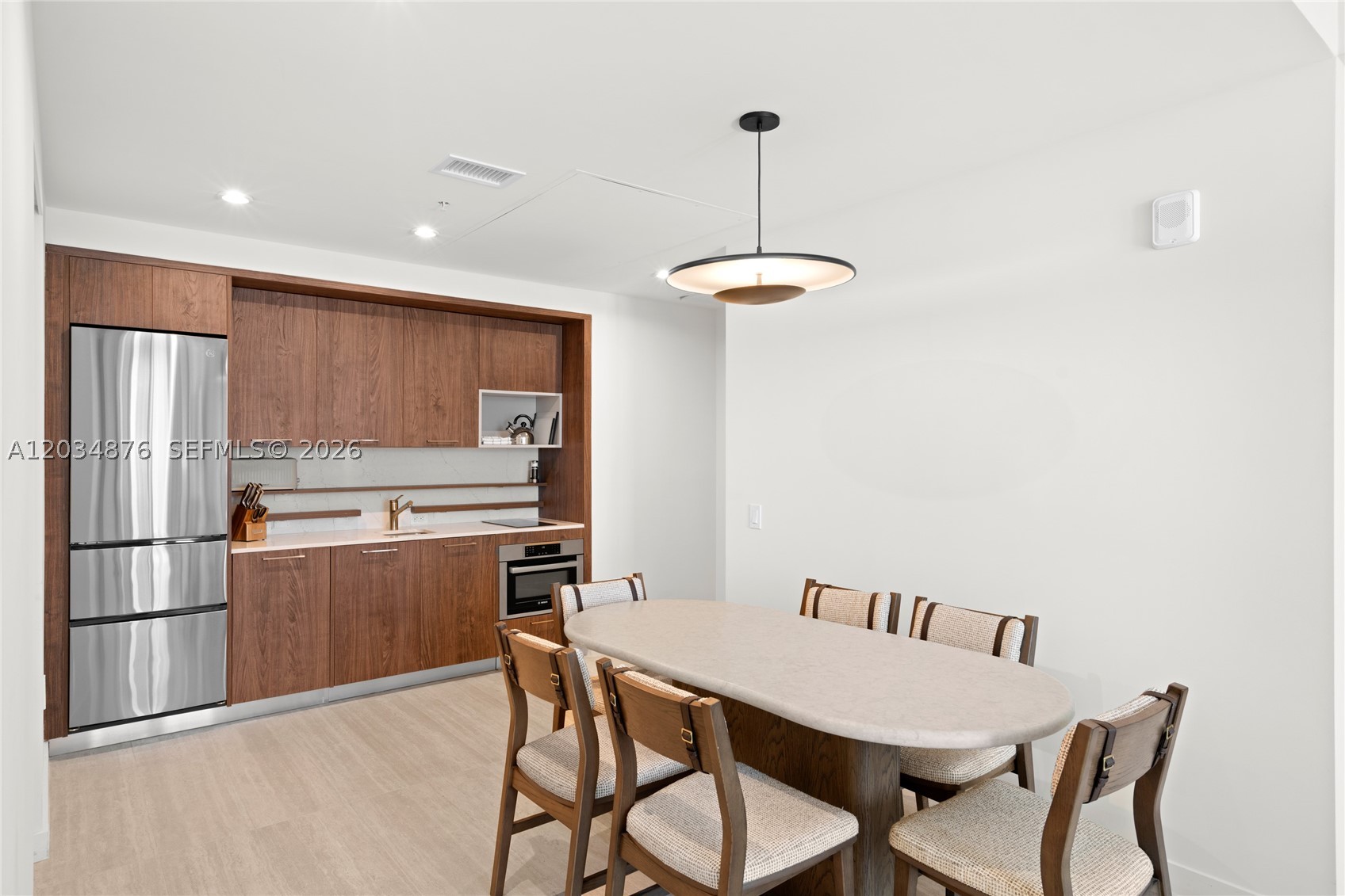 1611 SW 2nd Ave 816