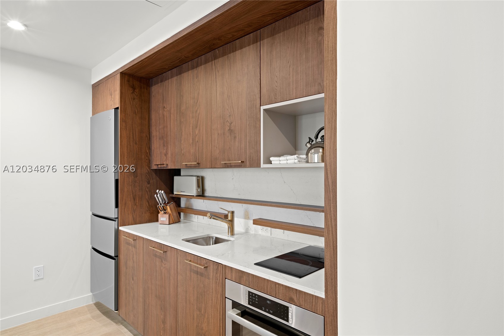 1611 SW 2nd Ave 816
