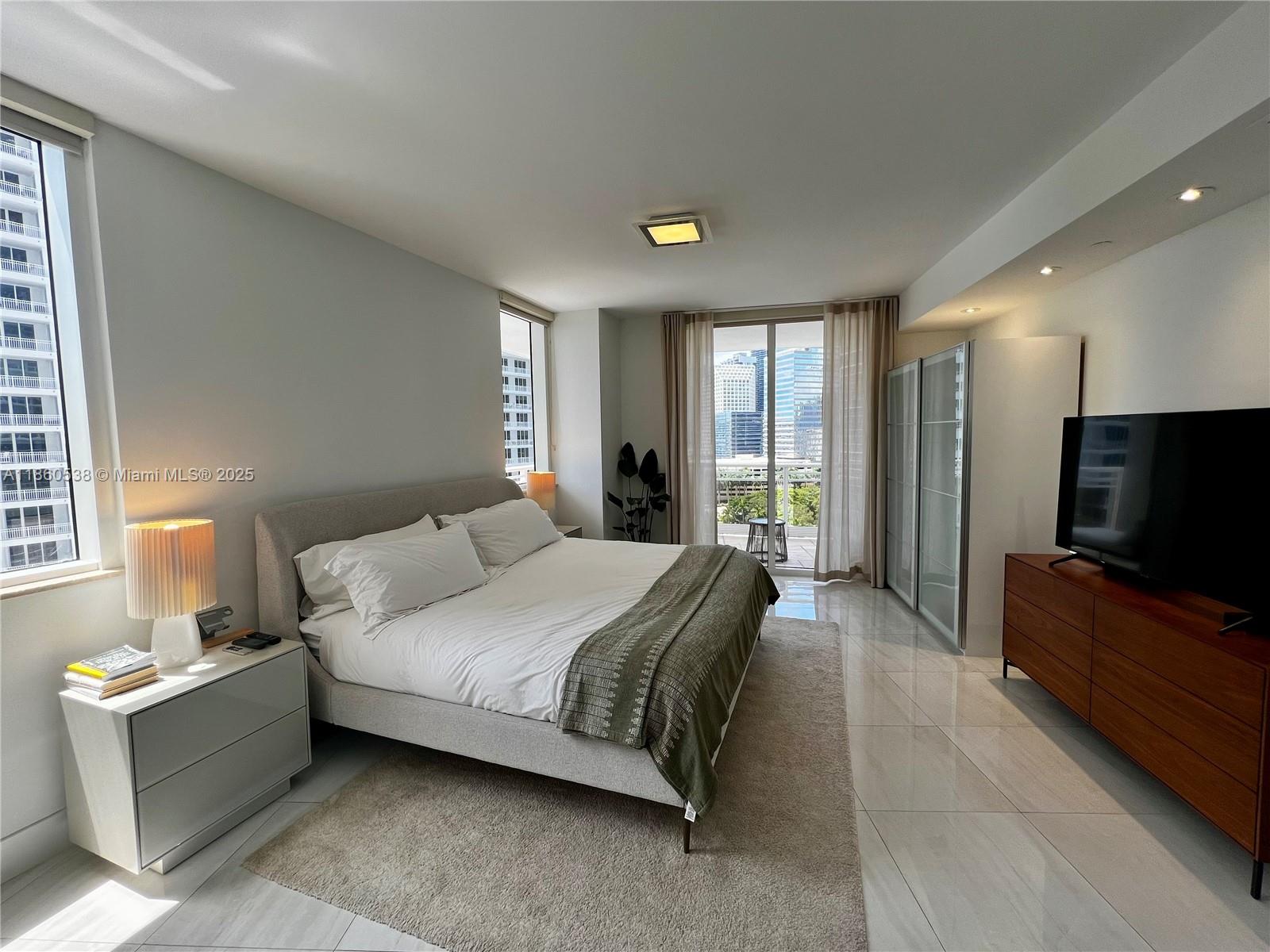 CARBONELL CONDO - Residential Lease