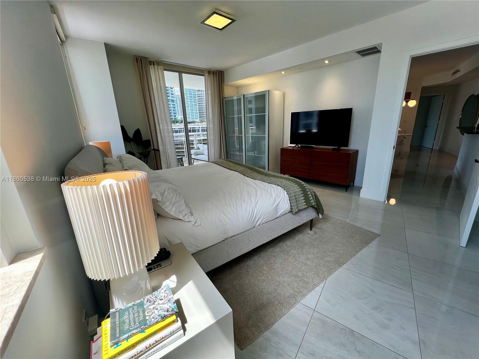 CARBONELL CONDO - Residential Lease