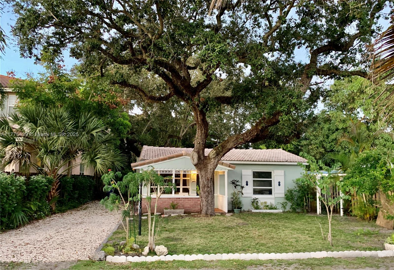 Rental Property at 845 Sw 11th Ct, Fort Lauderdale, Broward County, Florida - Bedrooms: 2 
Bathrooms: 1  - $2,850 MO.