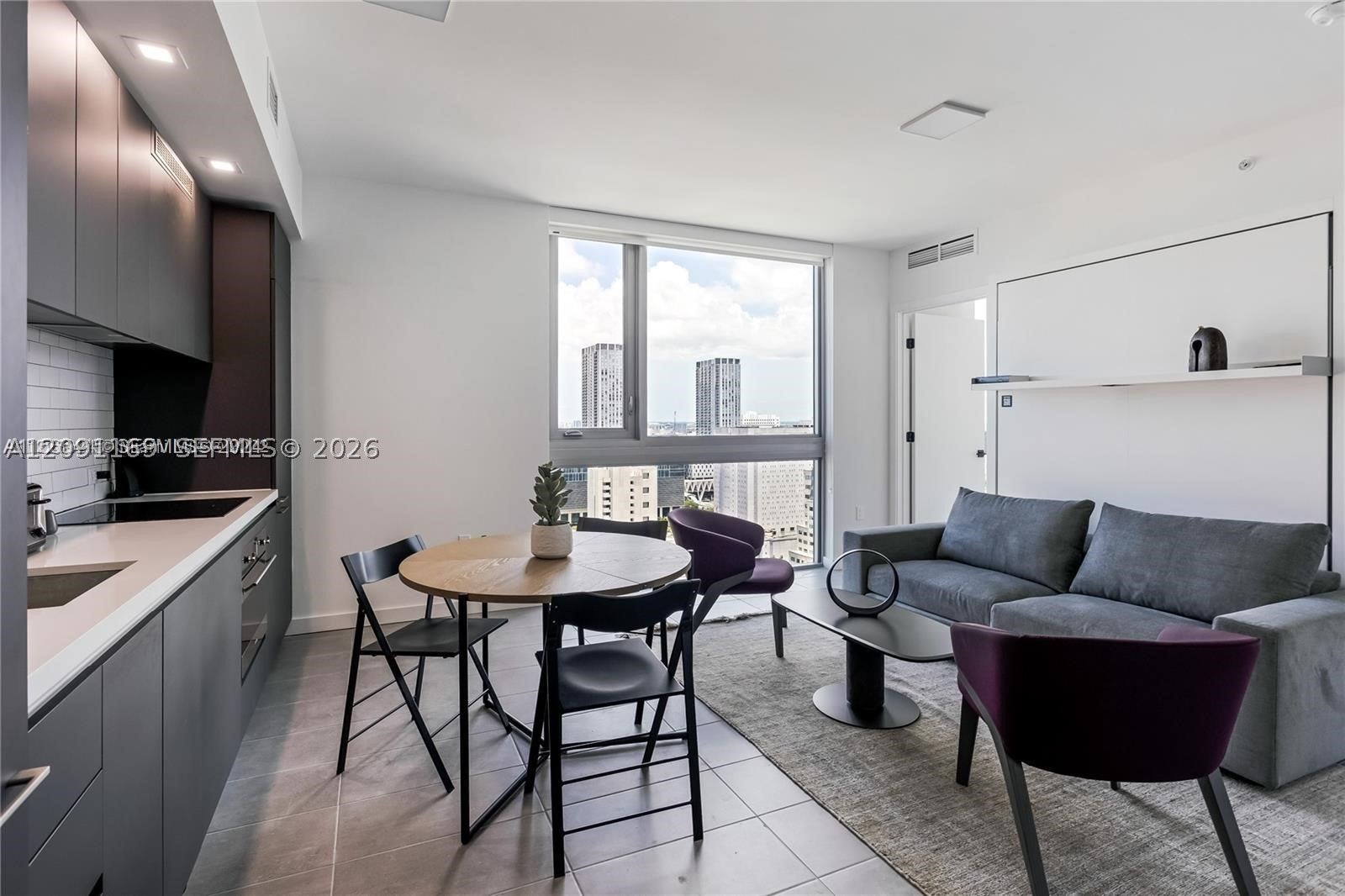 227 NE 2nd St 2806