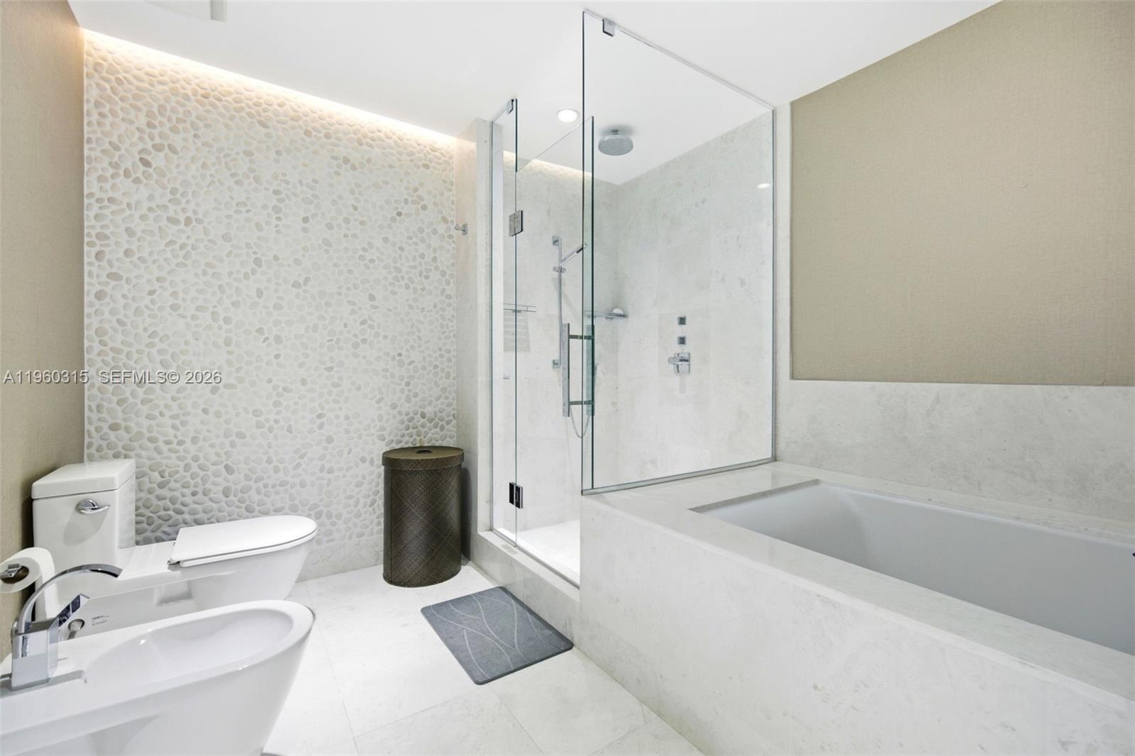 JADE OCEAN CONDO - Residential