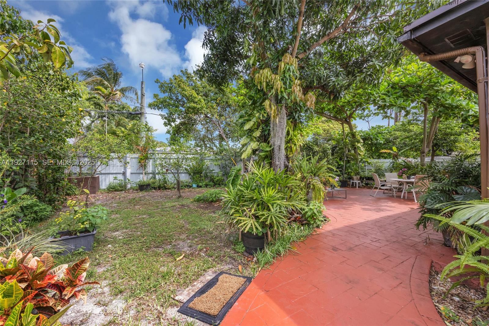 POINCIANNA MANOR SEC 4 - Residential