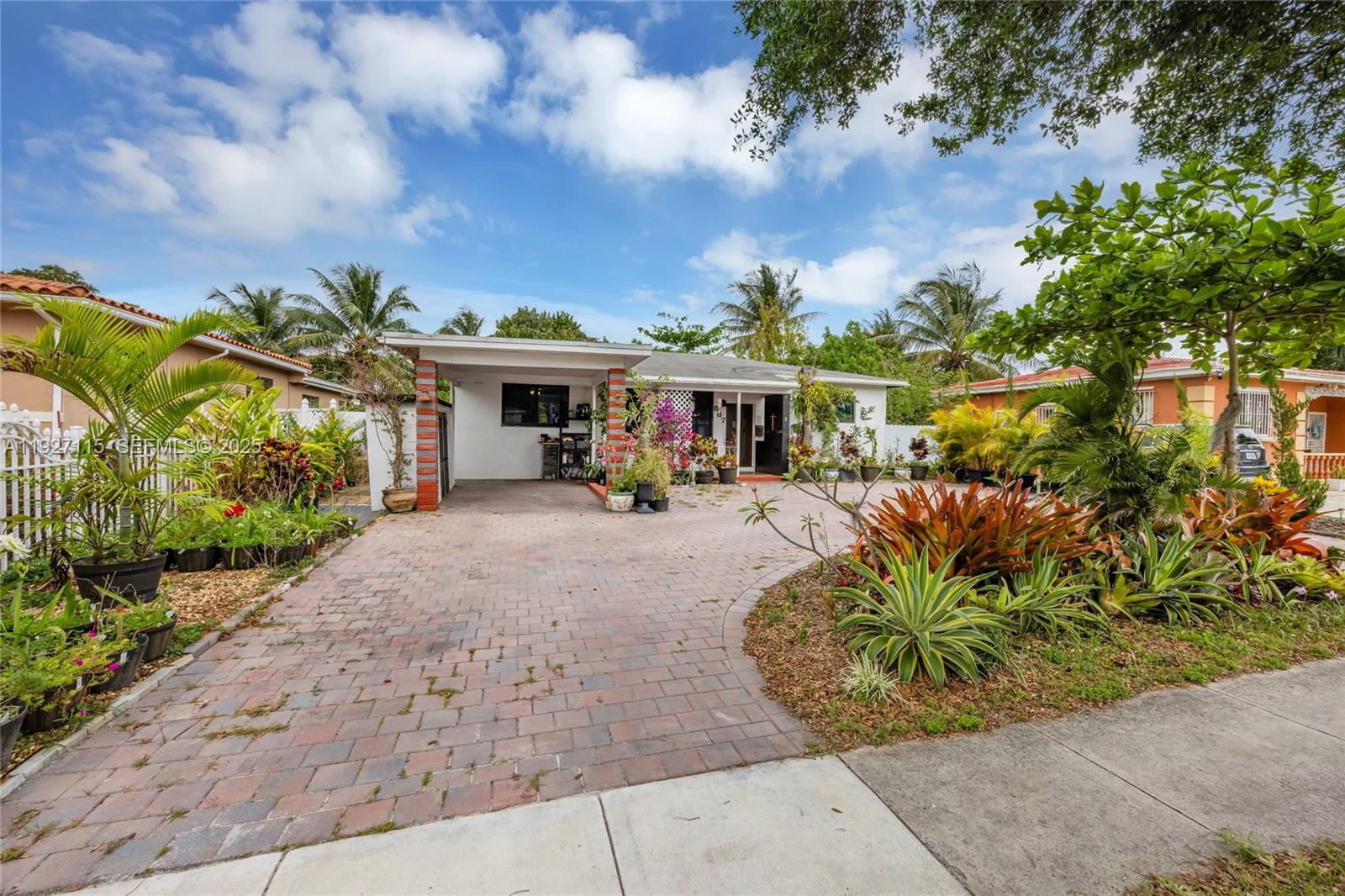 POINCIANNA MANOR SEC 4 - Residential