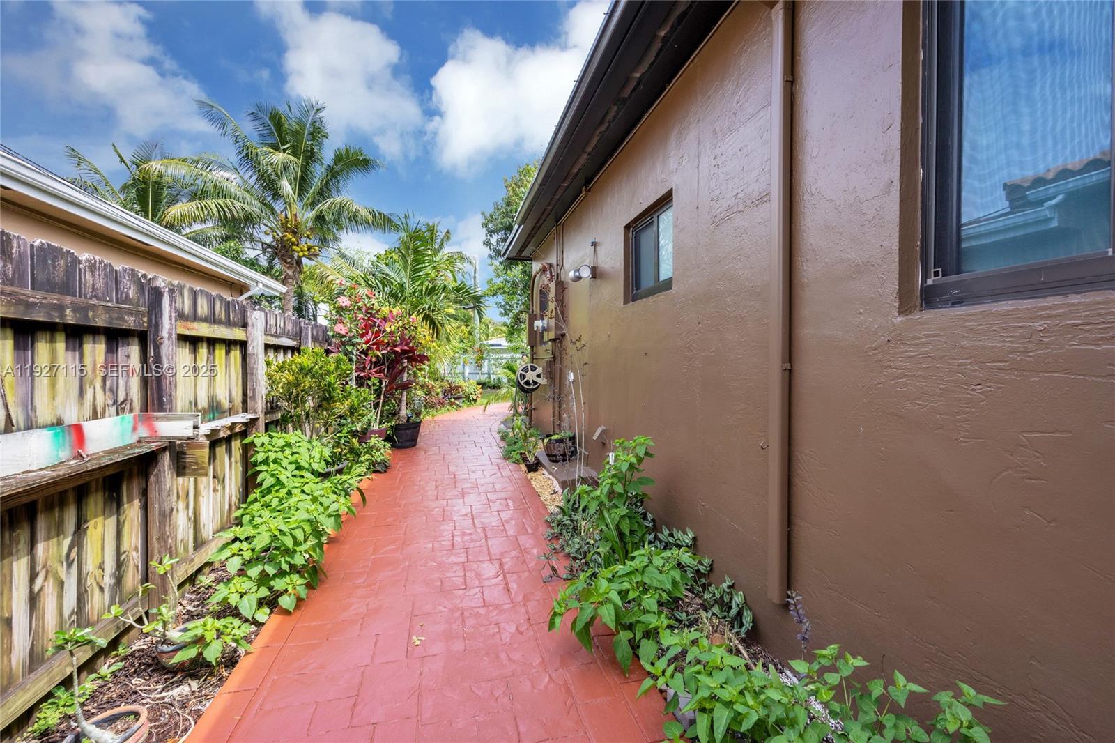 POINCIANNA MANOR SEC 4 - Residential