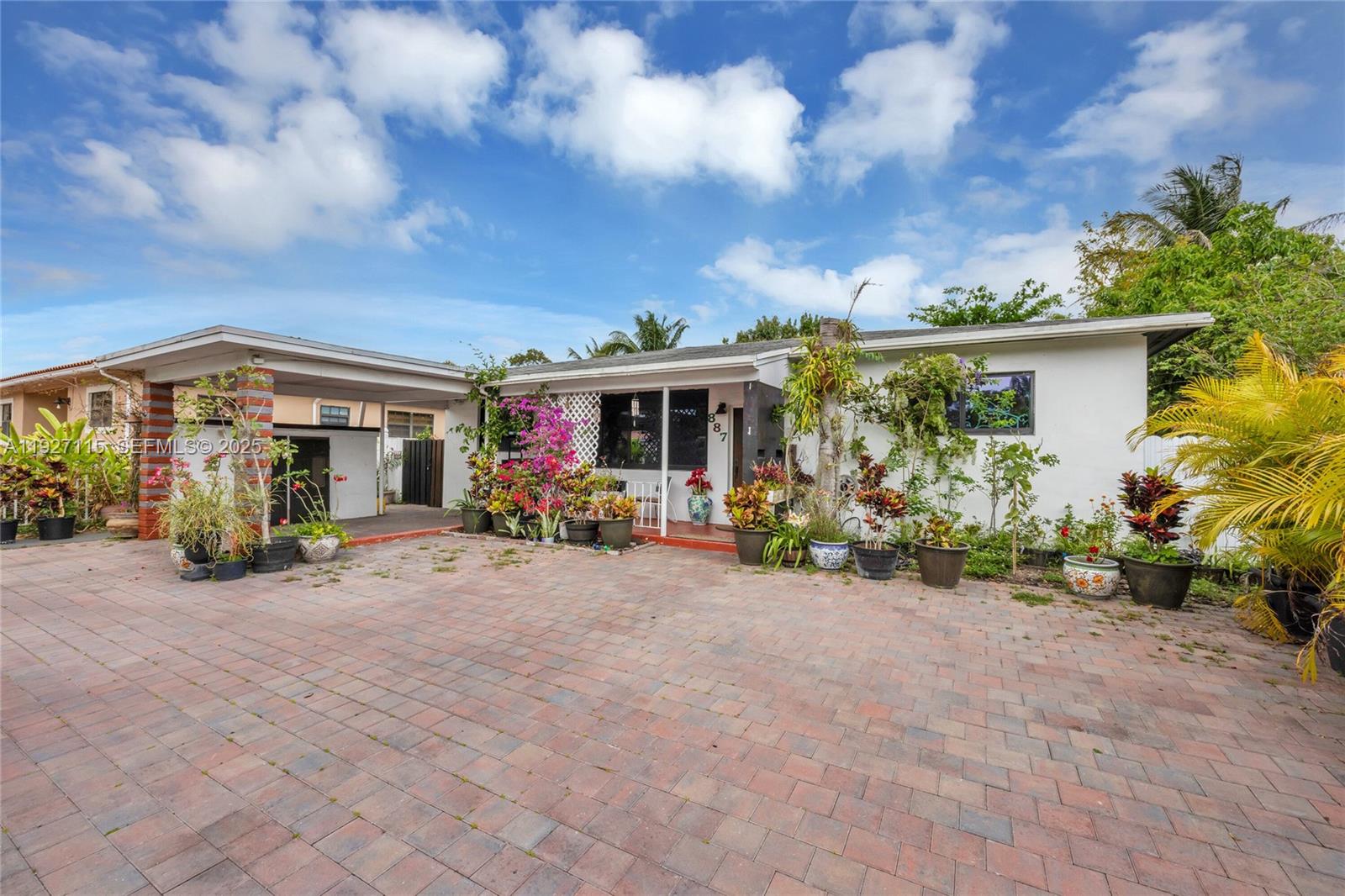 POINCIANNA MANOR SEC 4 - Residential