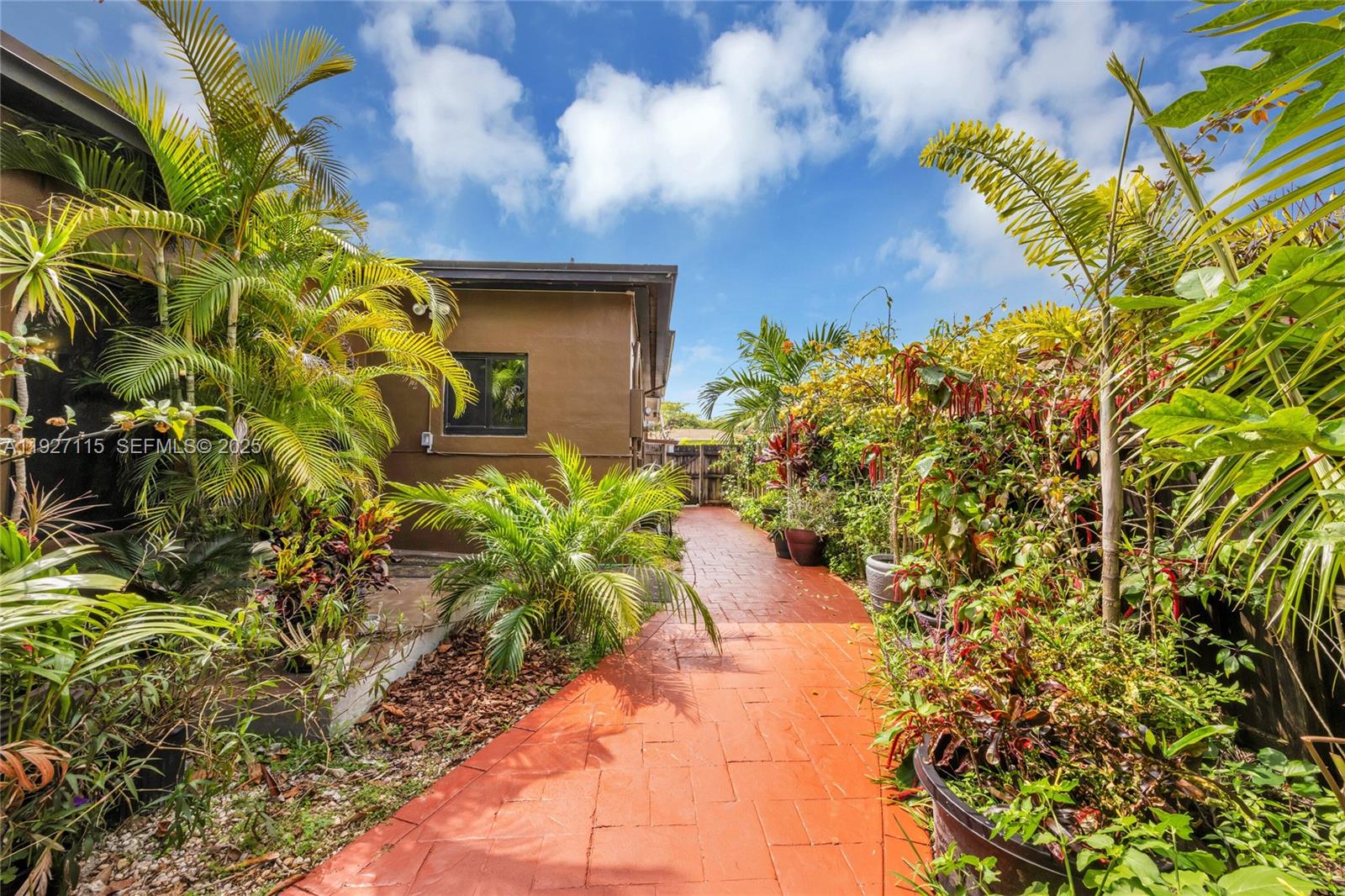 POINCIANNA MANOR SEC 4 - Residential