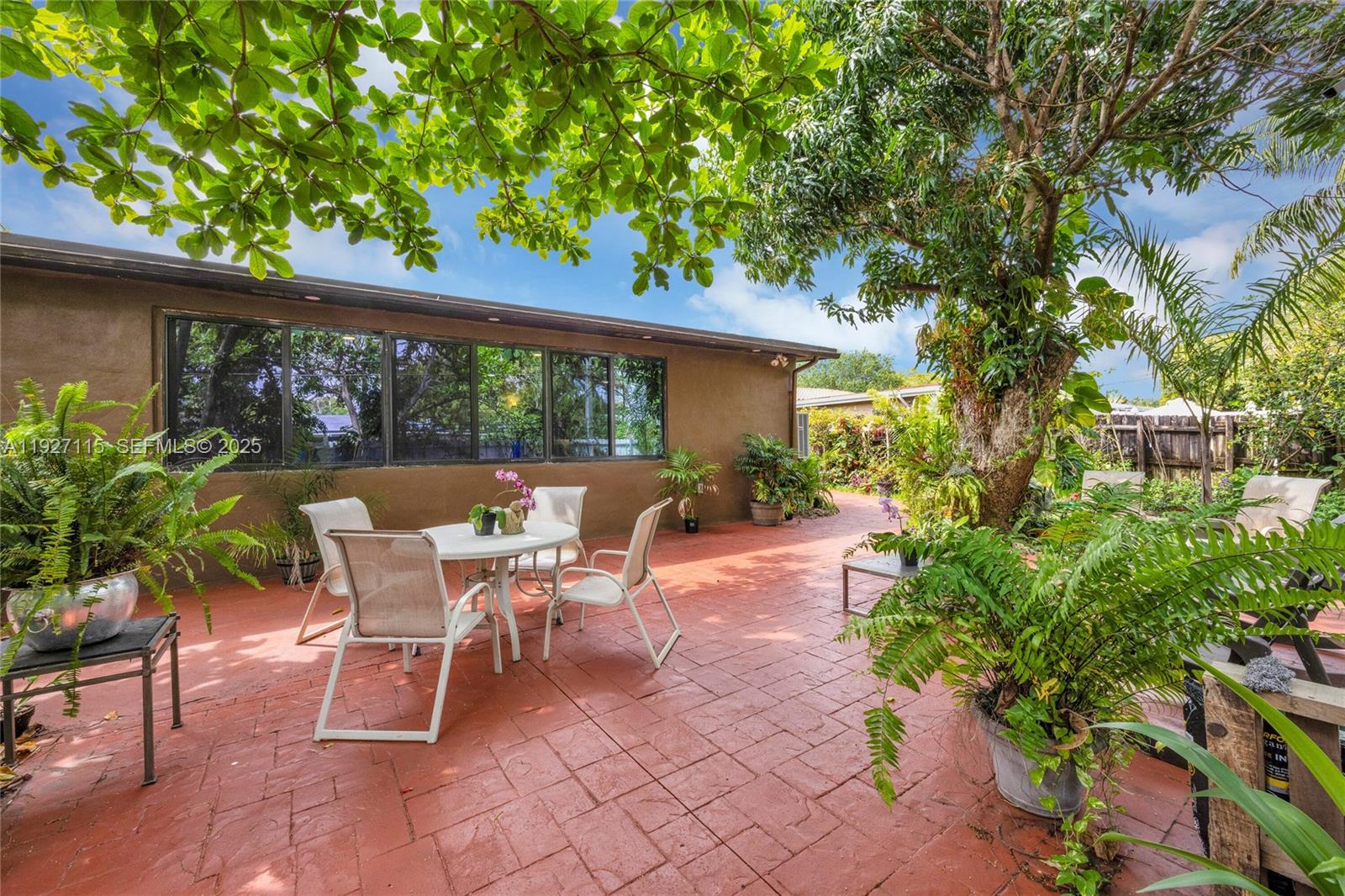 POINCIANNA MANOR SEC 4 - Residential