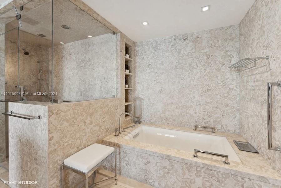 OCEANSIDE FISHER ISL COND - Residential