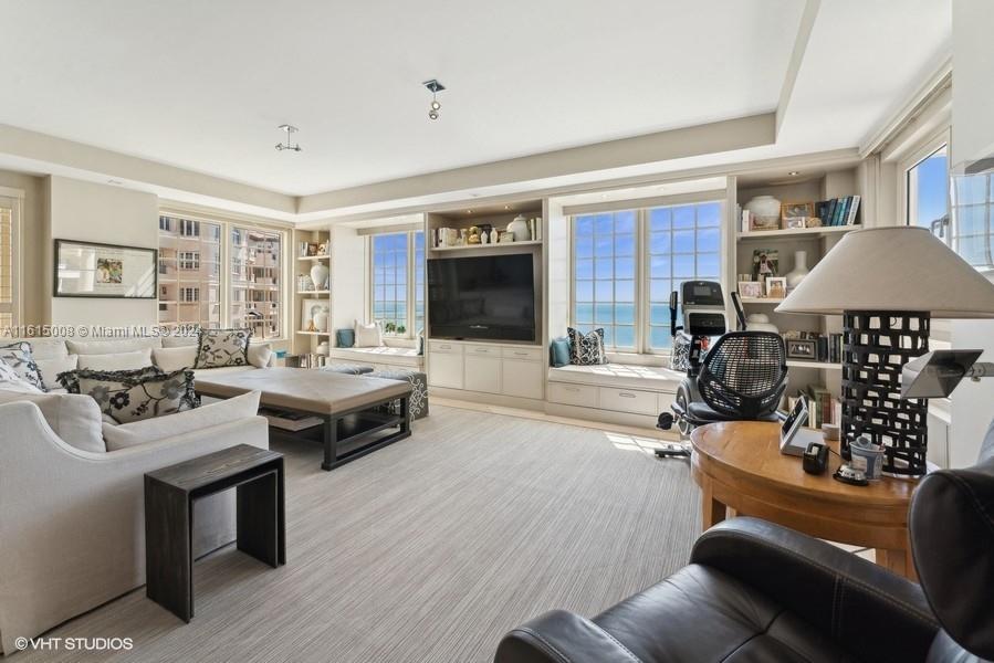 OCEANSIDE FISHER ISL COND - Residential