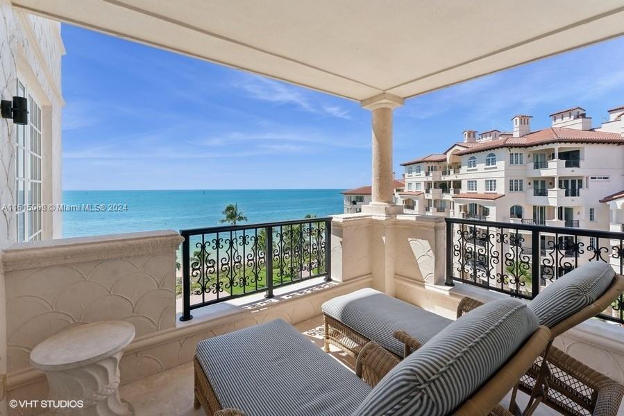 OCEANSIDE FISHER ISL COND - Residential