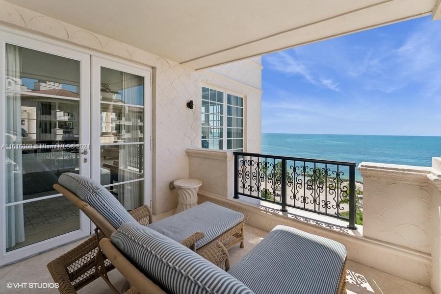 OCEANSIDE FISHER ISL COND - Residential