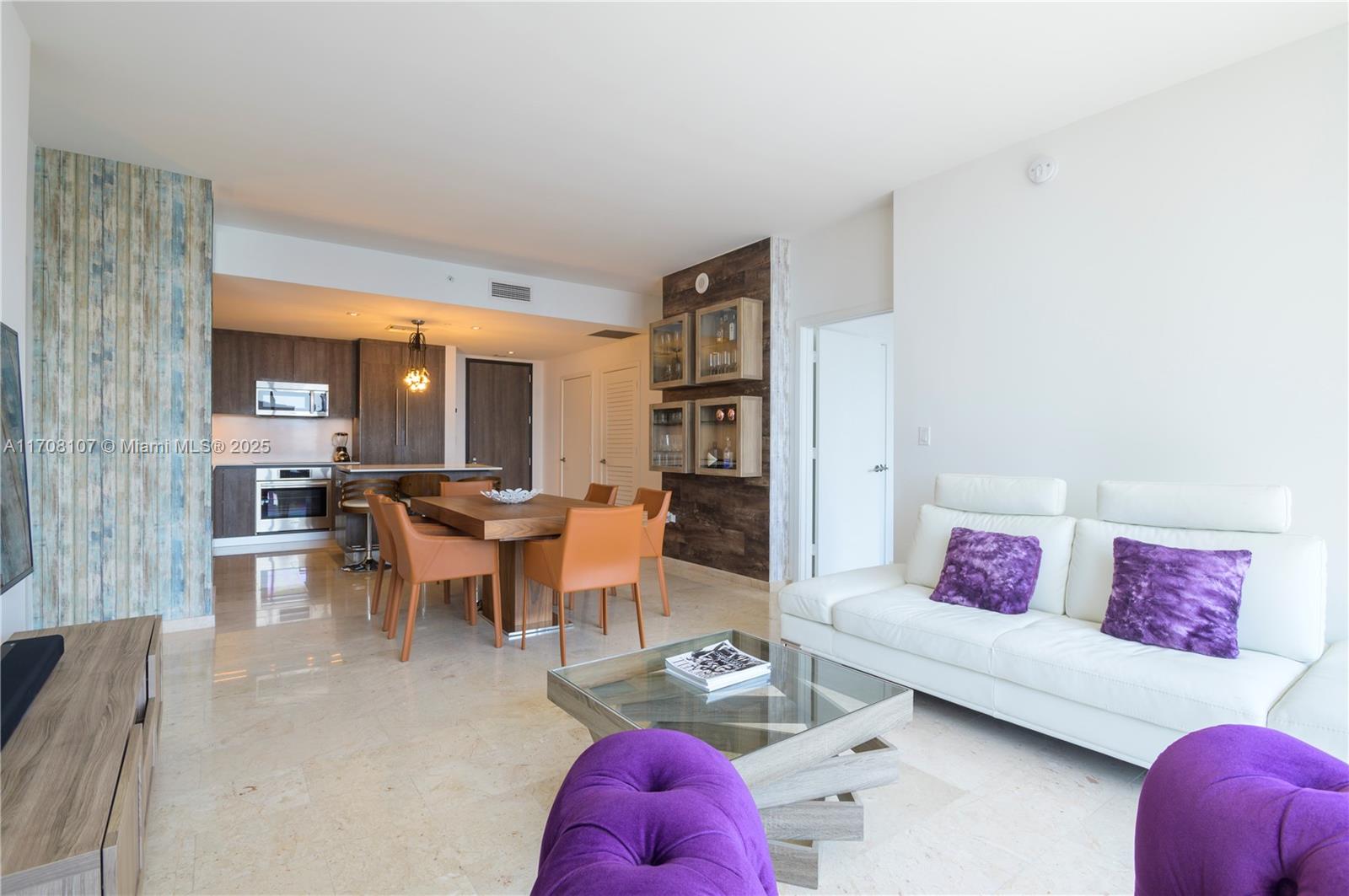 88 Sw 7th St 3405, Miami, Broward County, Florida - 2 Bedrooms  
2 Bathrooms - 