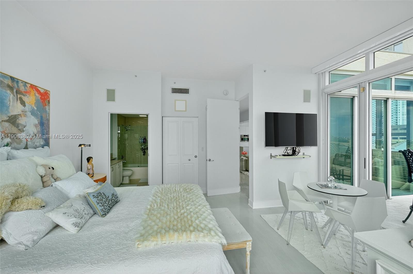 THE MARK ON BRICKELL COND - Residential Lease